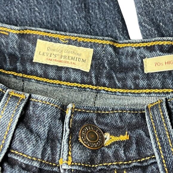 Levis Jeans Womens 24 (24x31) Blue Premium 70s High Rise Slim Straight Dark Wash - Picture 4 of 9